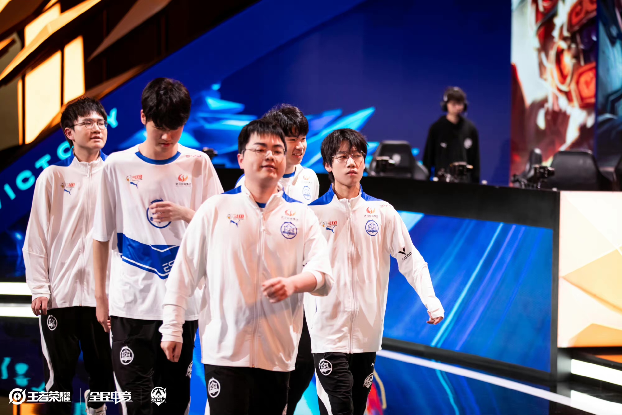 47和akm有什么区别,ak47和an94