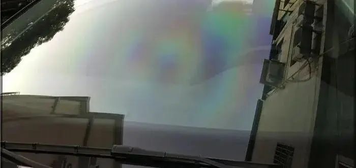 洗洁精可以去除汽车玻璃油膜吗,怎么去除汽车前挡风玻璃上的油膜