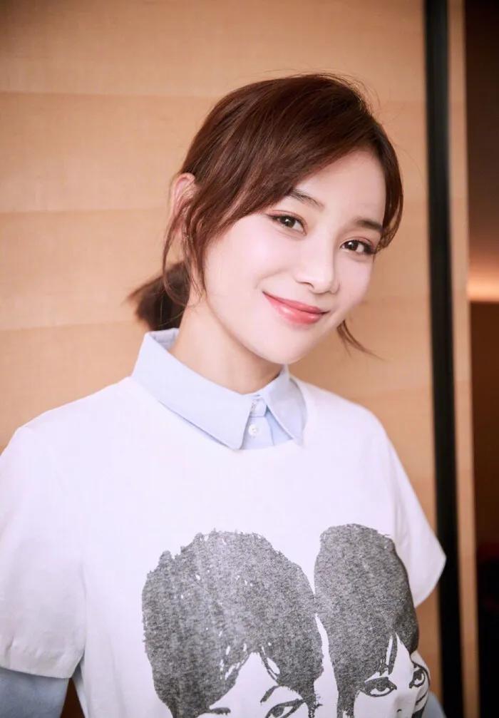 被渣男骗财骗色，被于正抛弃的袁姗姗，现在过得怎么样了？