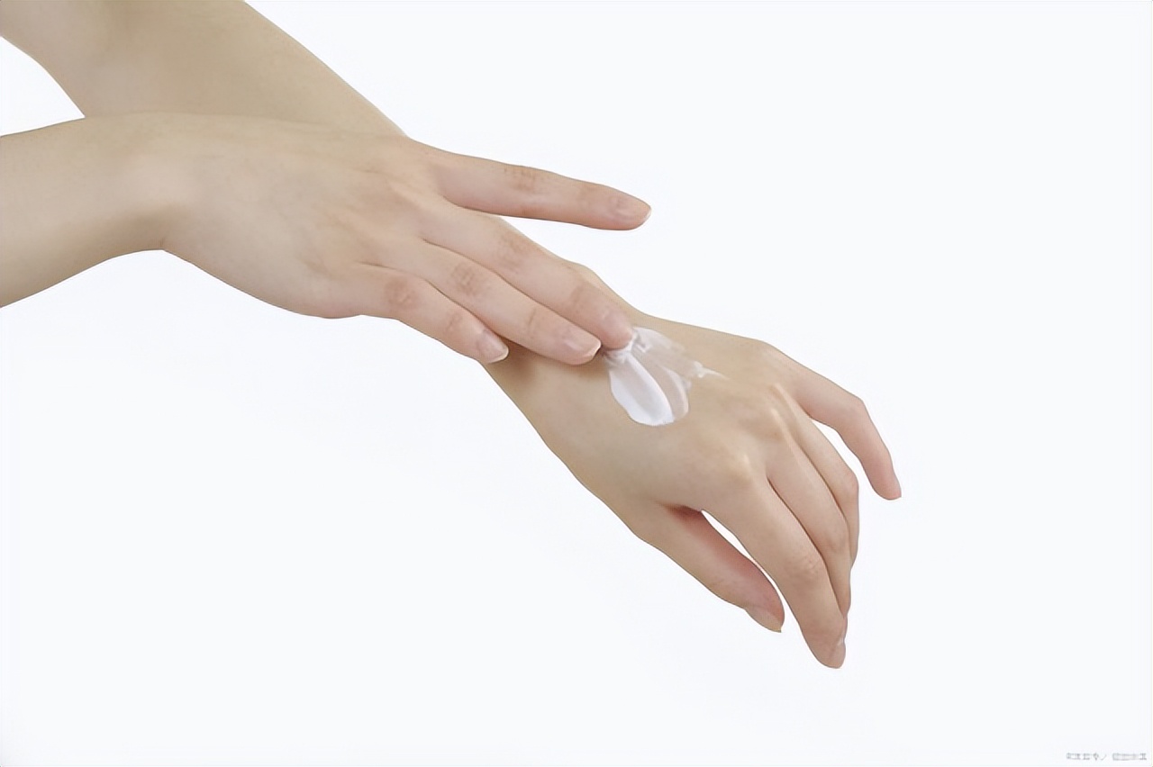 麦吉丽和帆蒂娅贵妇膏哪个好,麦吉丽贵妇膏的正确使用方法