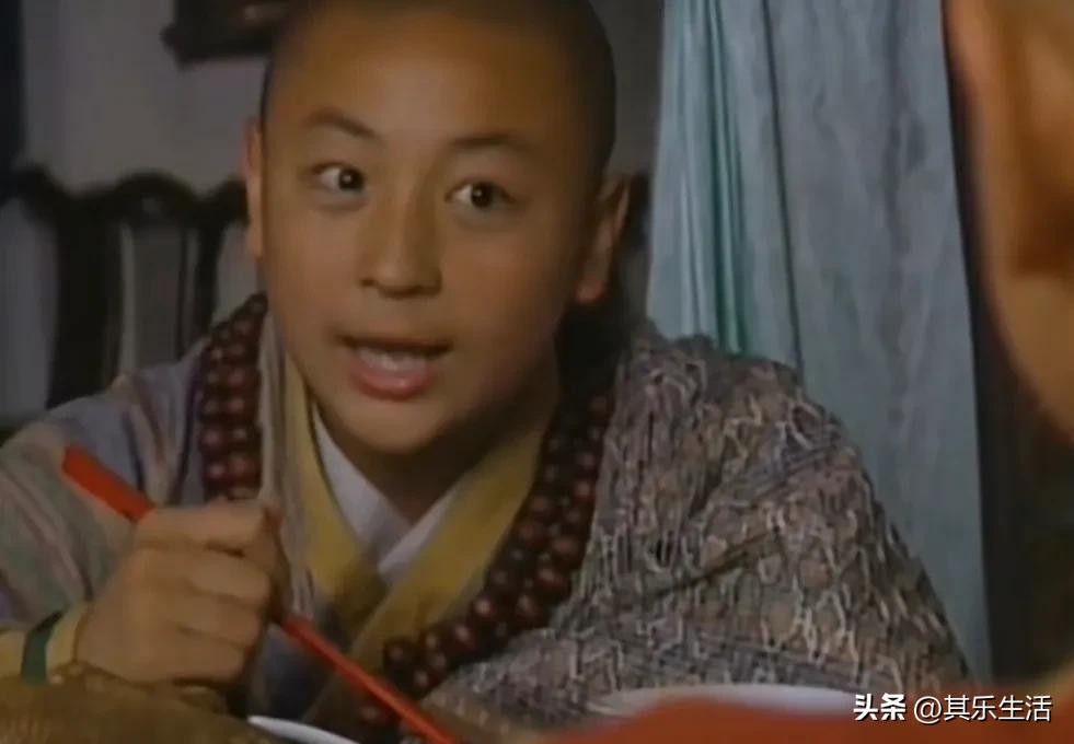 九岁县太爷演员今昔对比,九岁县太爷扮演者现在长什么样