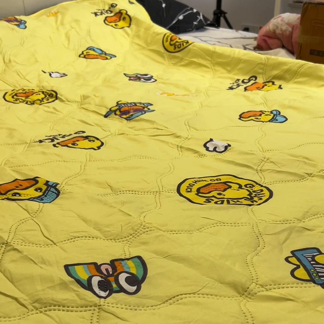 小黄鸭夏凉被正品,小黄鸭夏被是什么棉