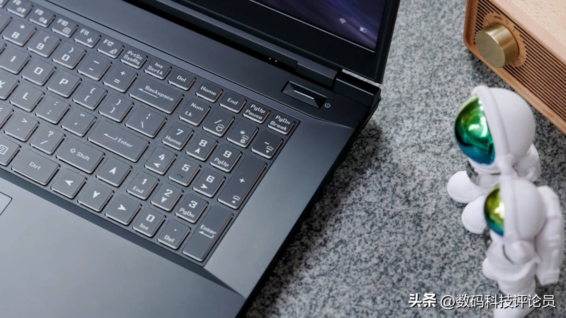 神舟笔记本战神系列测评,神舟战神g10da9nt游戏测评