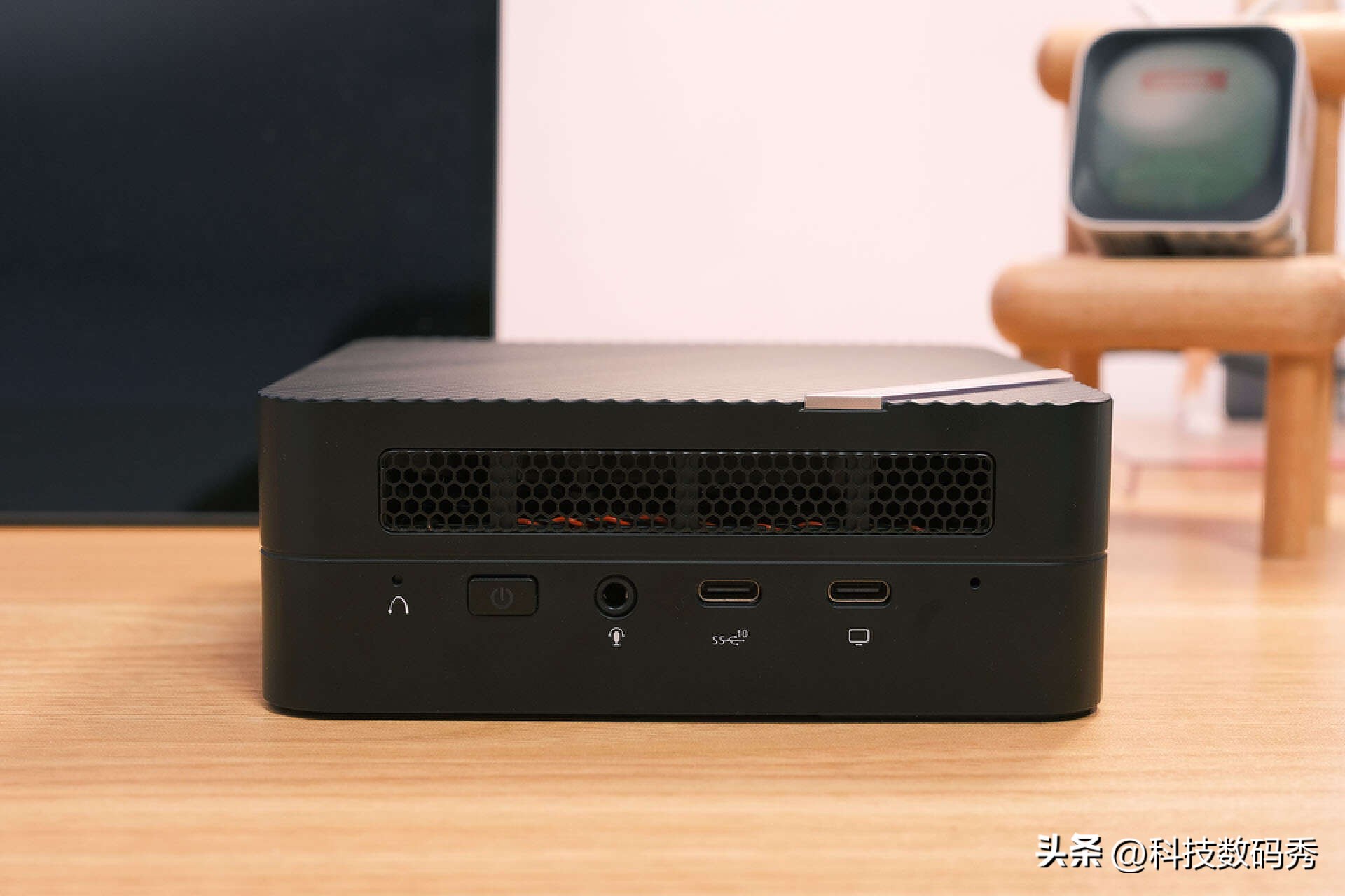 铭凡um480xt对比560xt,铭凡um560xt看高清视频