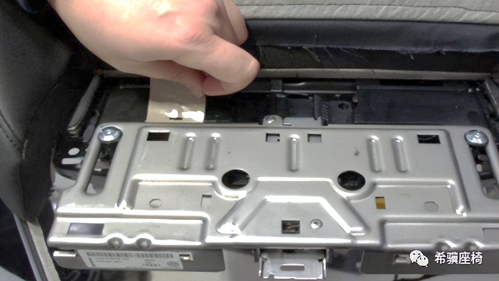 汽车前排座垫倾角调节,汽车座椅坐垫倾角太大怎么解决