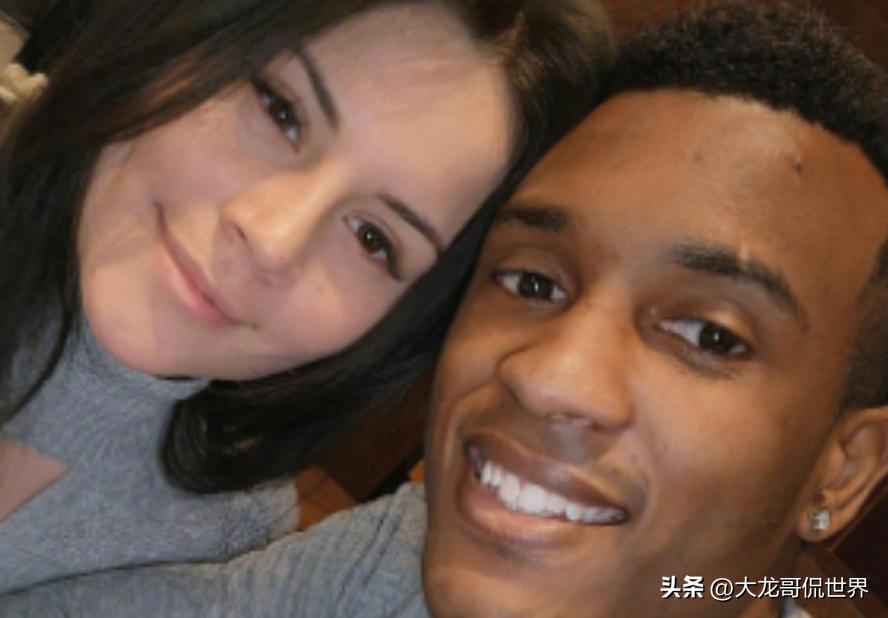 美国发生恶性案件，男子不满分手活活将前女友捅死，藏尸衣柜