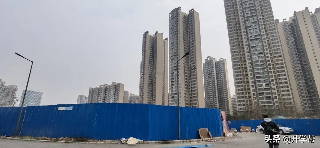 成都恒大天府半岛房子还敢买吗,成都天府新区烂尾楼