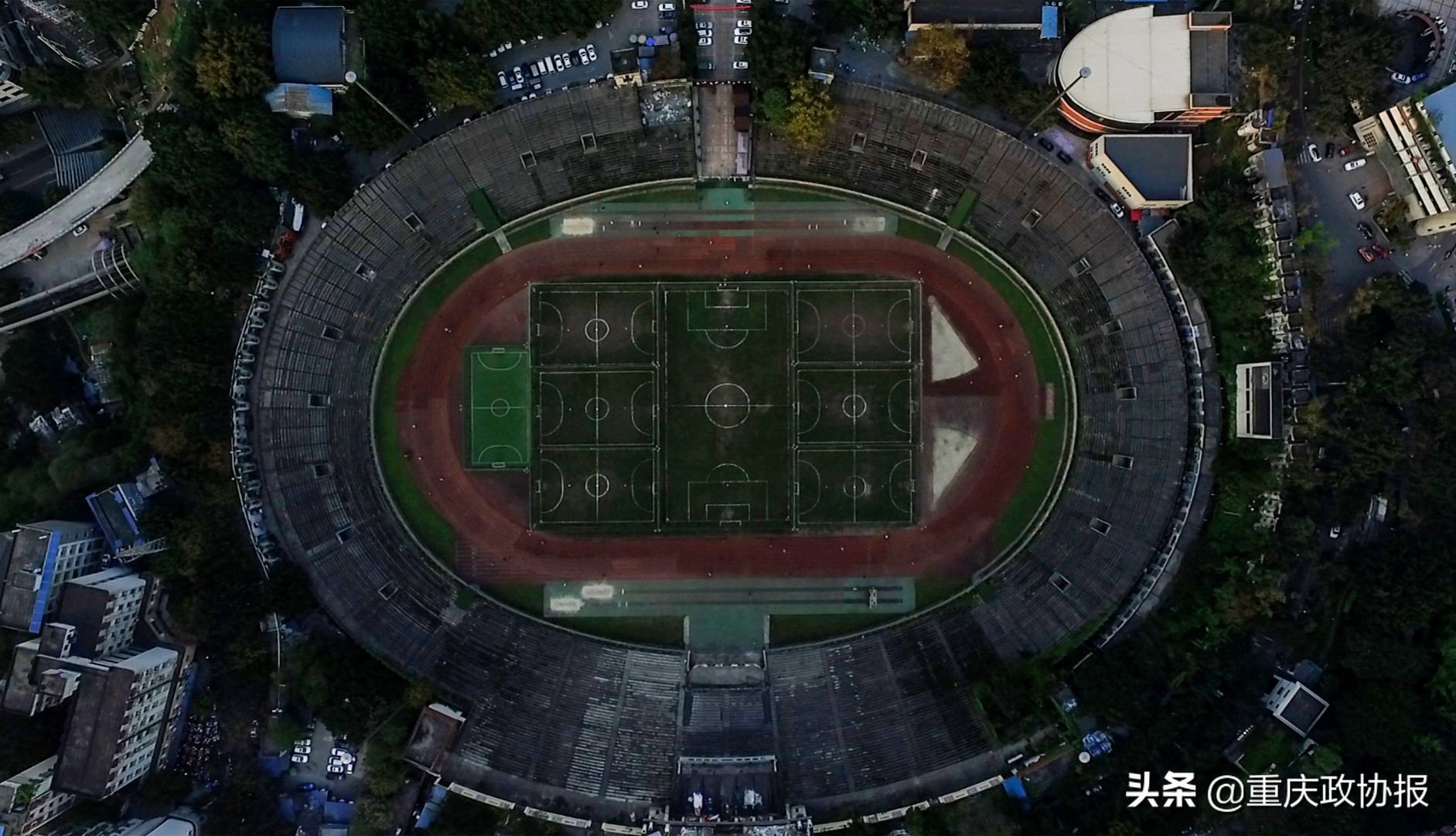 重庆体育场曾经辉煌,重庆市新体育馆