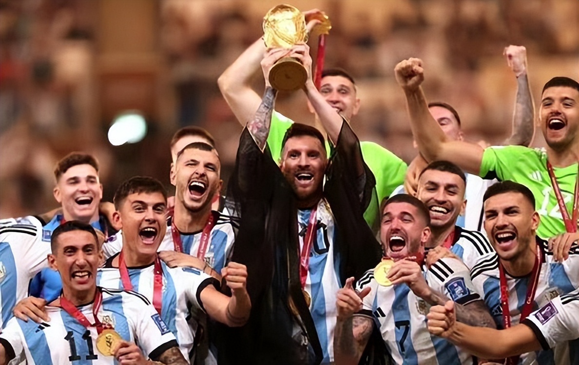 英格兰哈兰德vs姆巴佩法国,2018姆巴佩夺冠庆祝