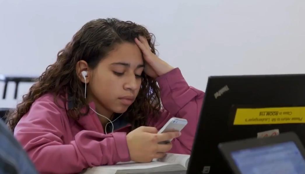 这就是美国公立高中：开放程度让人触目惊心，美国社会也太乱了