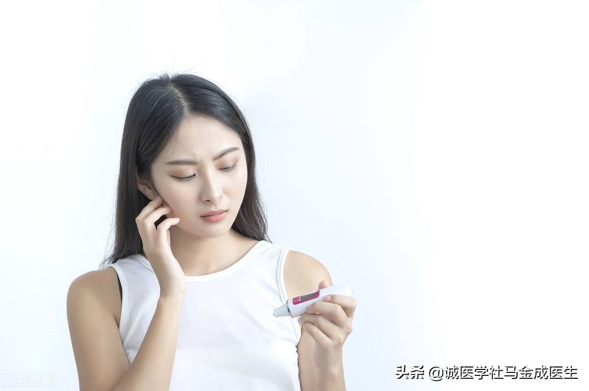 脸爱出油毛孔大是因为体内湿热吗,湿热脸出油调理