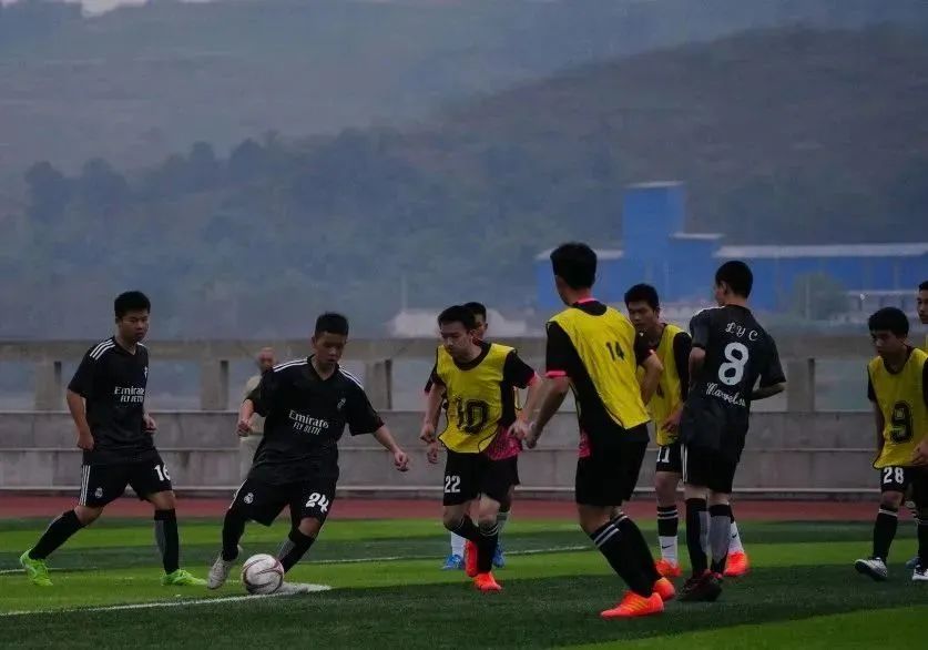 四川宜宾六中足球比赛,李庄中心小学校足球比赛