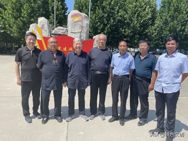 邢台铁道兵部分老战友举行庆八一活动：风雨同舟兵心依旧