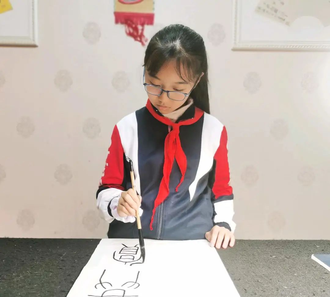 这姑娘，养仓鼠都养出了诗意