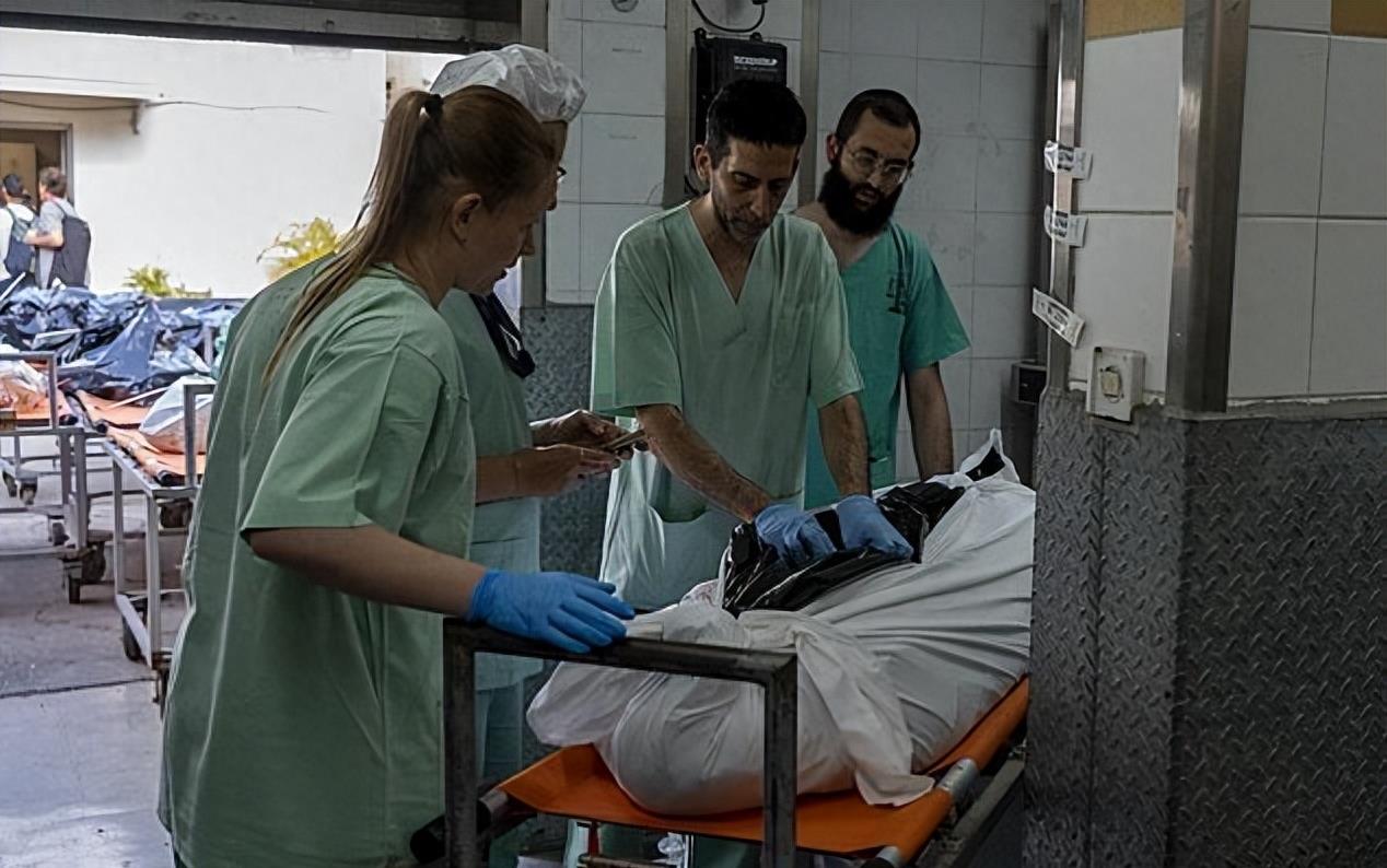 以色列法医鉴定遗体时崩溃,以色列法医崩溃描述被屠杀者死因