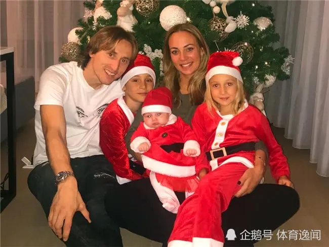 盘点世界杯的球王太太团,世界杯32强当家球星