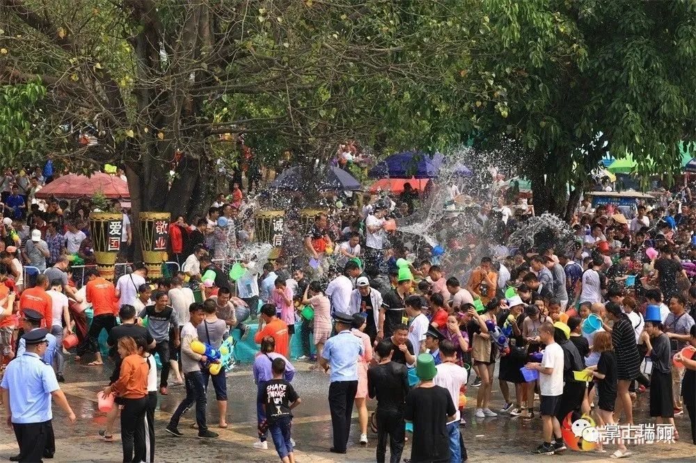 云南四月各地泼水节狂欢全攻略,2023年什么时候开始过泼水节