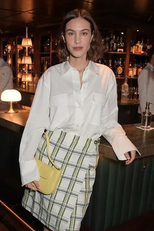 怎么学会穿搭色彩搭配技巧,穿搭怎么穿出高级感浅色系