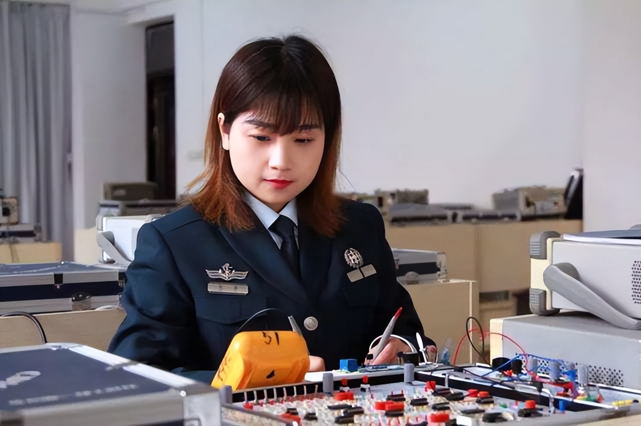 军队文职金饭碗今年报名机会多,中国人民解放军文职是铁饭碗吗