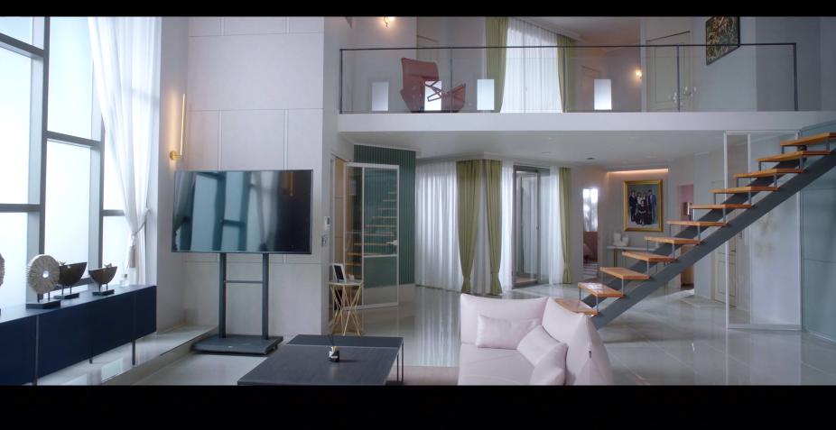 隐忍20年，她终于发疯了