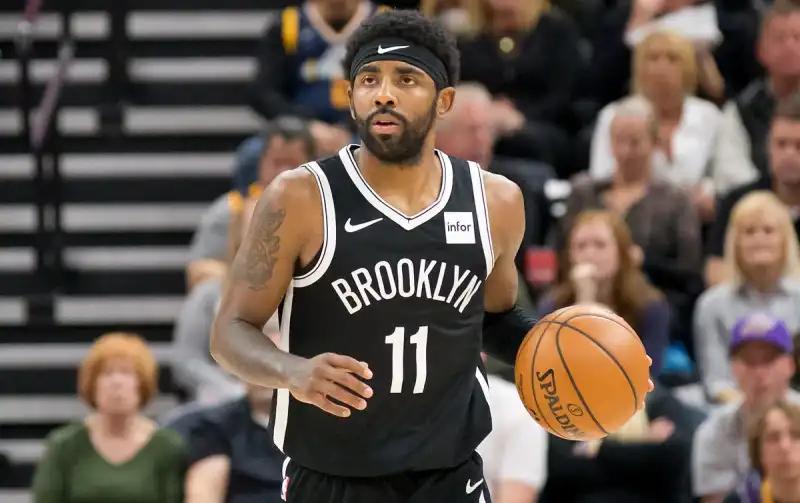 欧文是在和谁拥抱呀,欧文要去哪