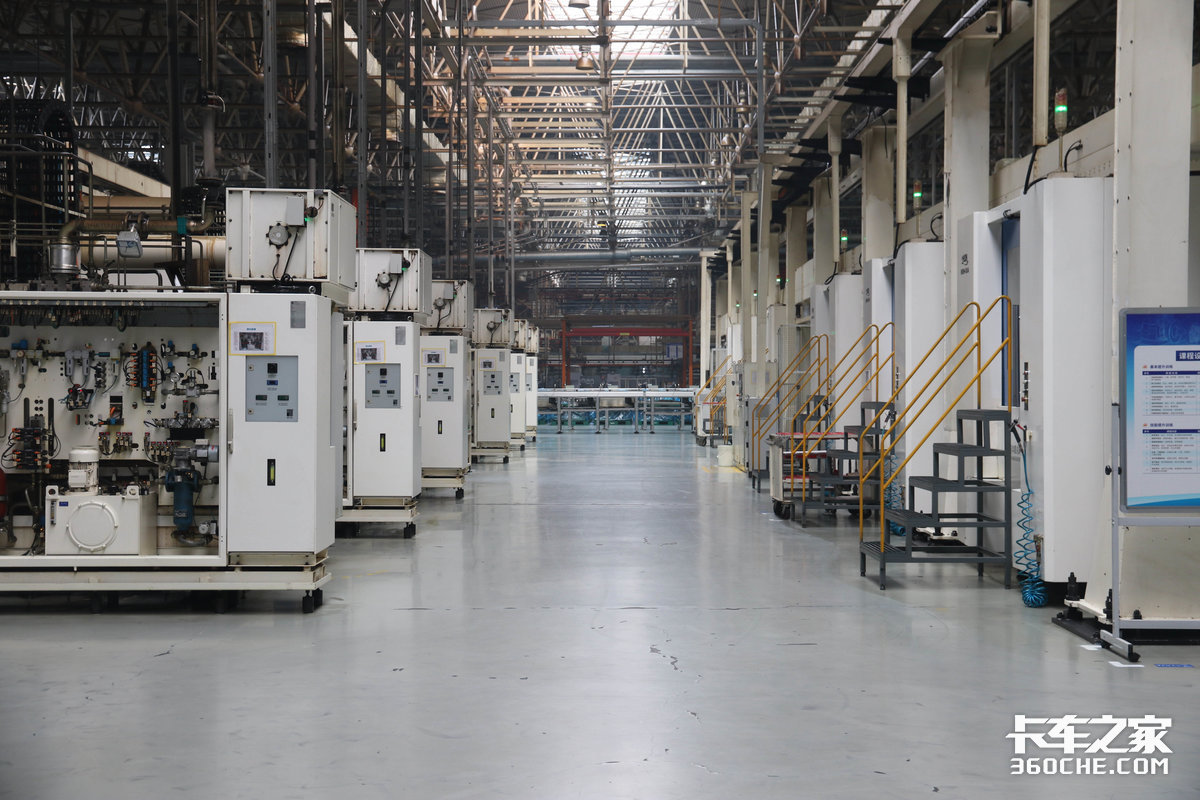 一汽工厂参观,大柴劲威发动机