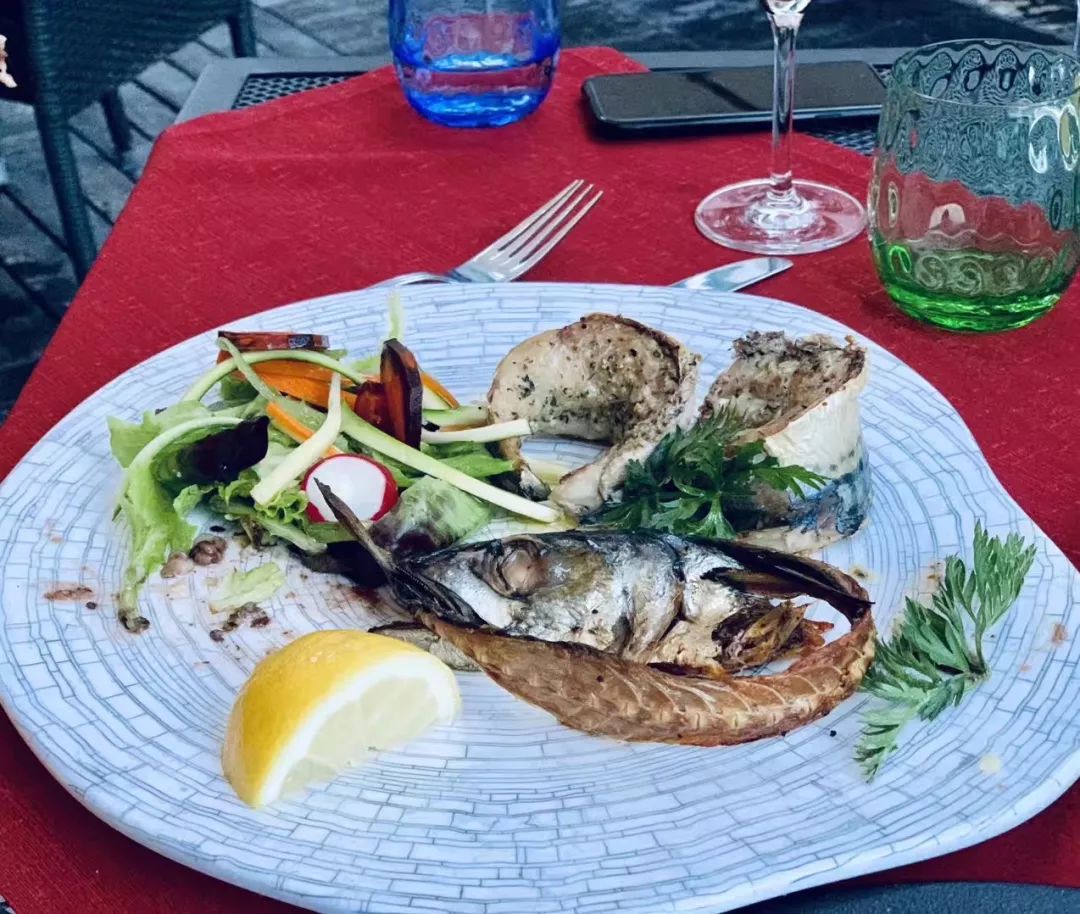 意大利米兰街头时尚视频,米兰街头人们为什么那么时尚悠闲