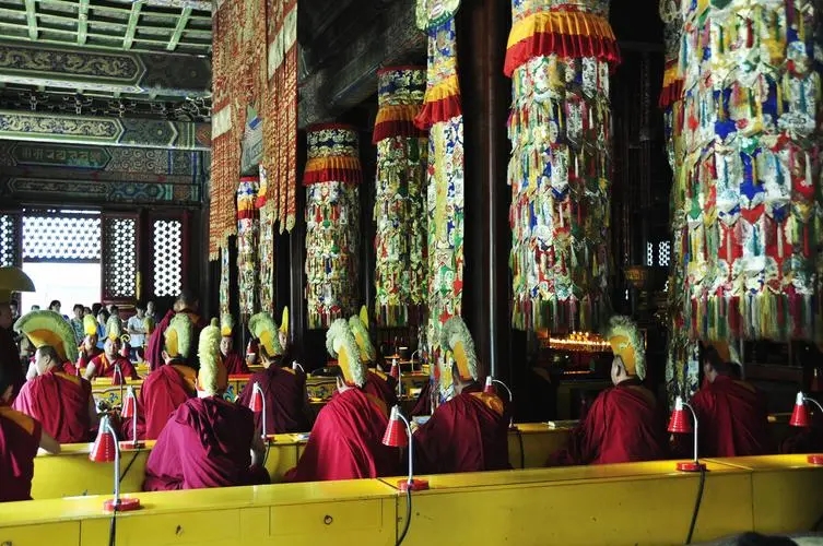 中国最赚钱十座寺庙，少林寺上榜！和尚们富得流油，看完你想出家