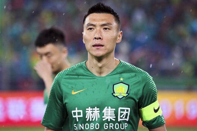 齐鲁雄师：盘点山东足球历史最佳11人，身材高大，头球优势明显