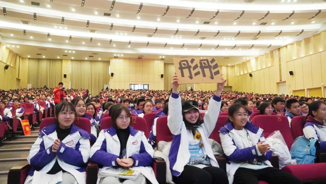 走出1省委常委1院士，广西1中学辩论大赛启智慧，金榜题名待花开