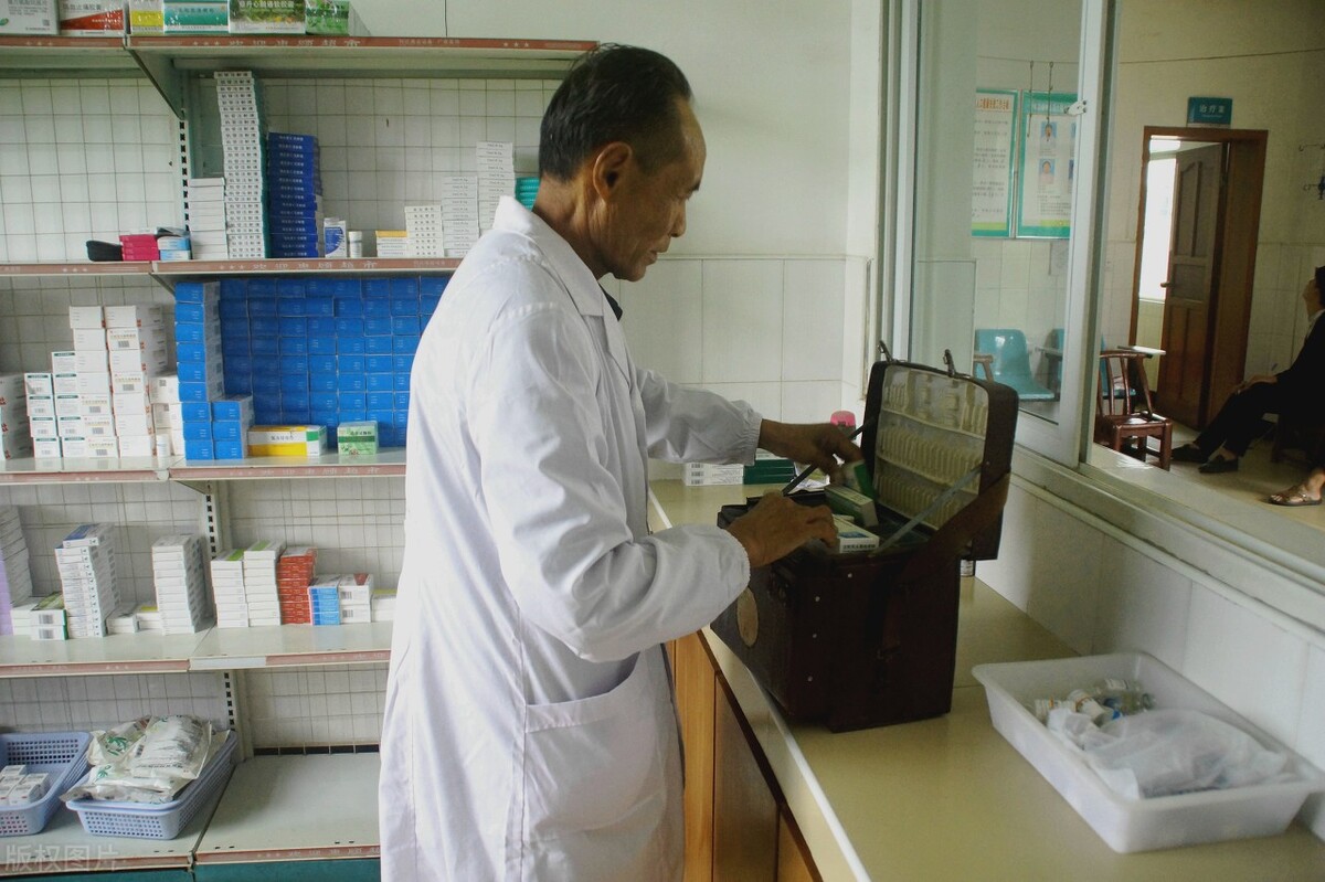 乡村一体化卫生室人员聘用政策,乡村一体化卫生室乡医退休后待遇