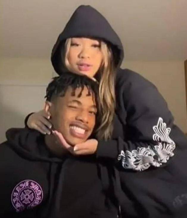 又上热搜了，詹姆斯和马斯克卷入其中，种族歧视什么时候是个头？