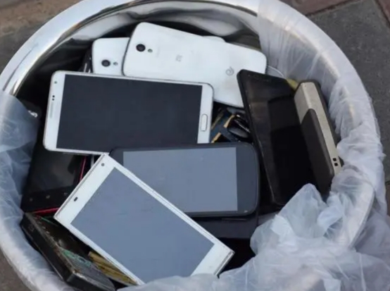 旧手机换刀换盆安全吗,千万不要用旧手机换菜刀