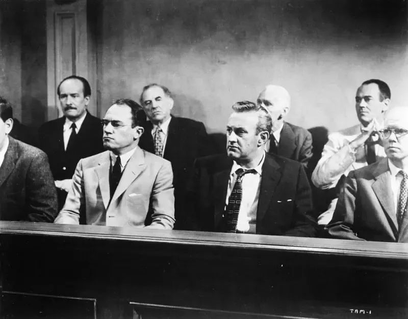 西德尼·吕美特电影制作,十二怒汉俄版哪个好看