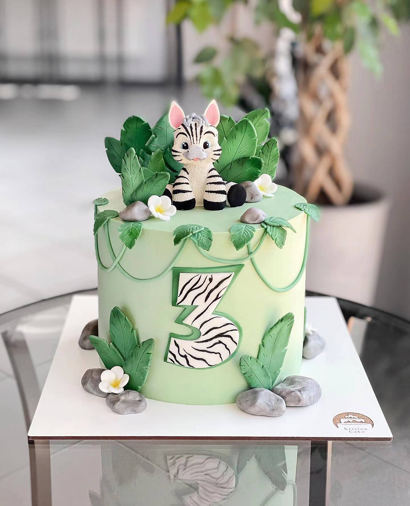 今天给大家做一款好看的蛋糕造型,美味又高颜值的蛋糕造型充满创意