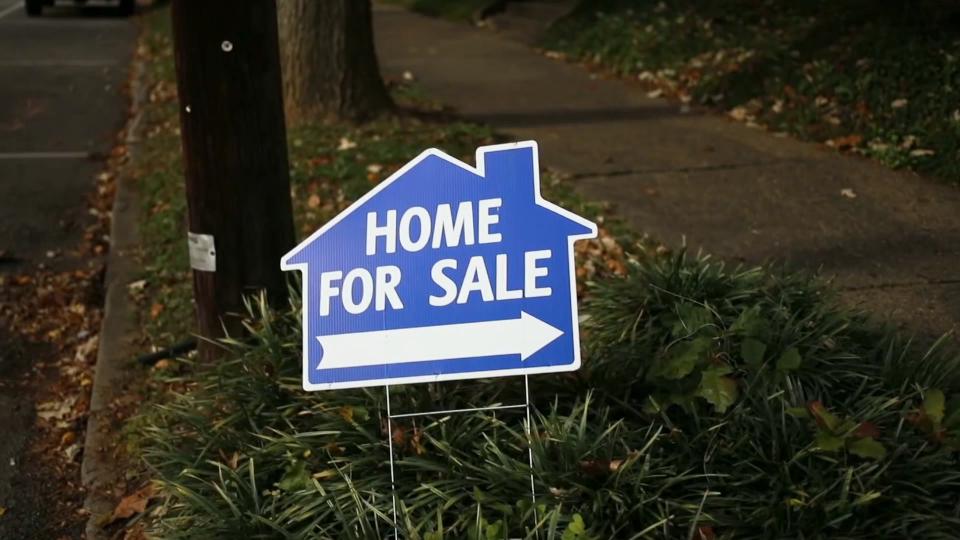 欧美银行余震不断，香港银行业务量激增，一周营业7天？|凤凰聚焦