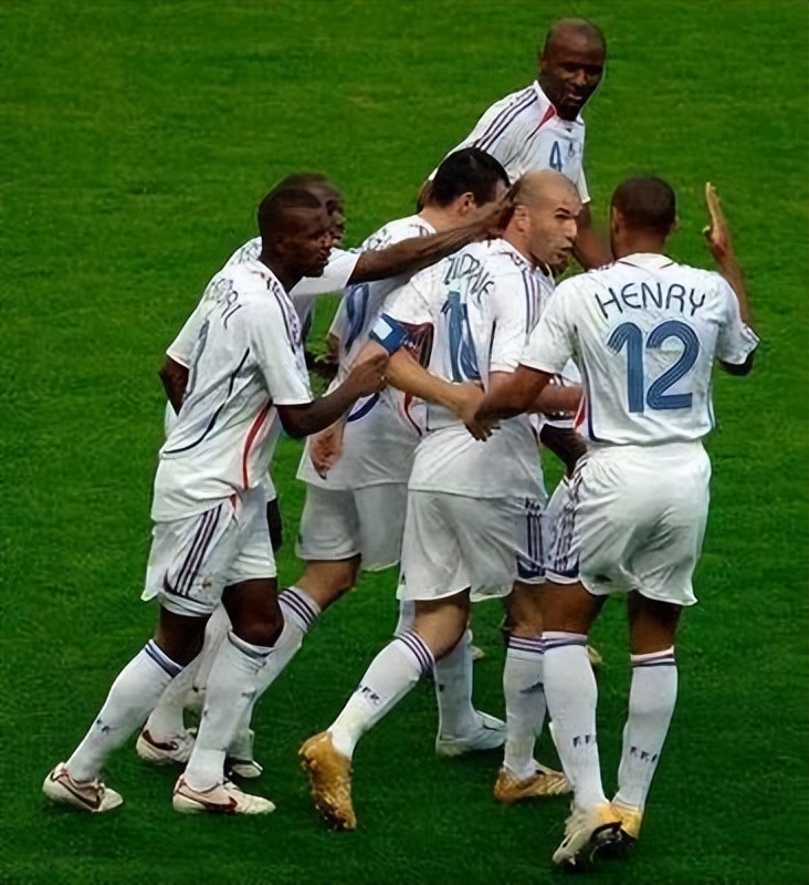 球王马拉多纳与普拉蒂尼经典照片,普拉蒂尼法国球王