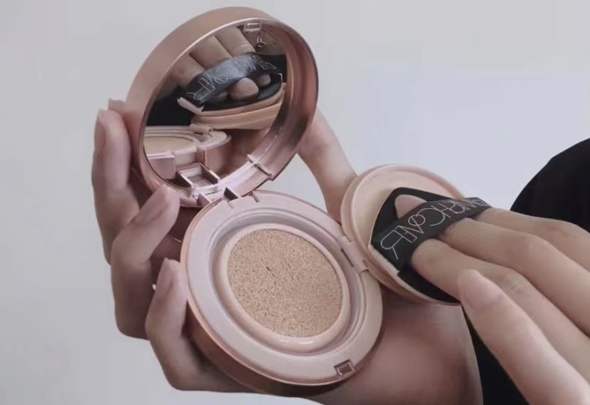 50岁女性面部日常化妆步骤,适合50岁女人的妆型