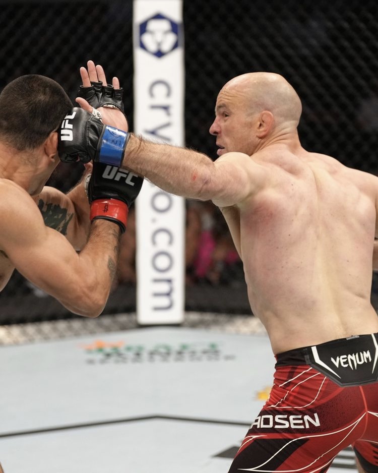 ufc273璧涘悗鍍靛案閲囪,ufc273璧涘悗