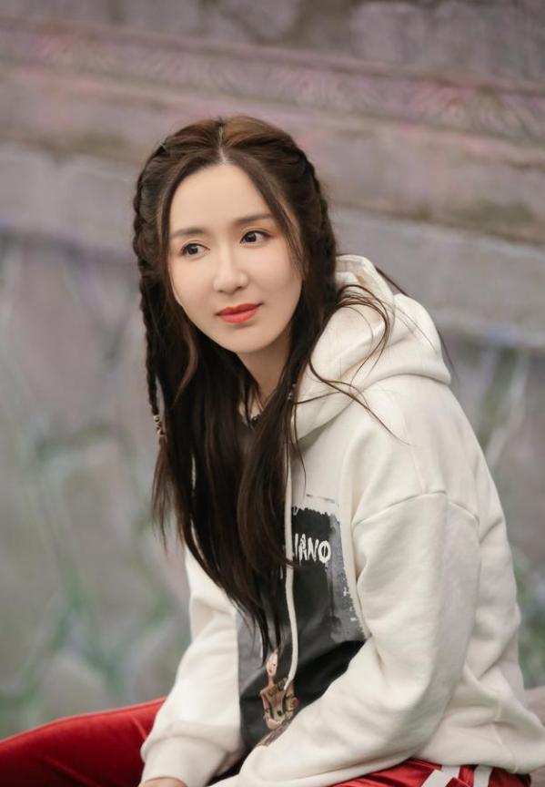 因整容毁掉前途的女星,整容改命的五位明星