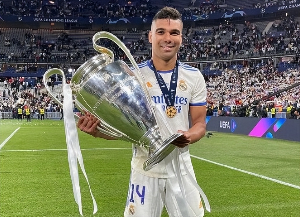 曼联球员卡塞米罗个人资料,卡塞米罗在曼联年薪