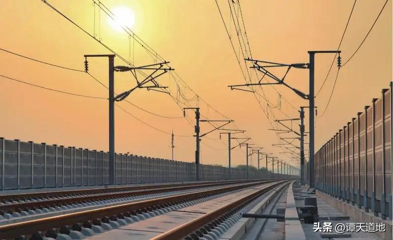 从青岛坐高铁到广西要多久,山东青岛到广西要多久