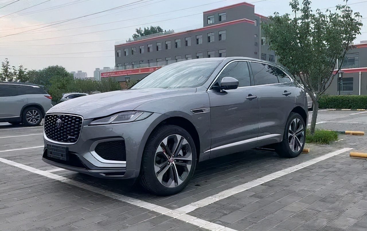 全铝车身进口捷豹f-pace优惠10万,全系优惠30万的车