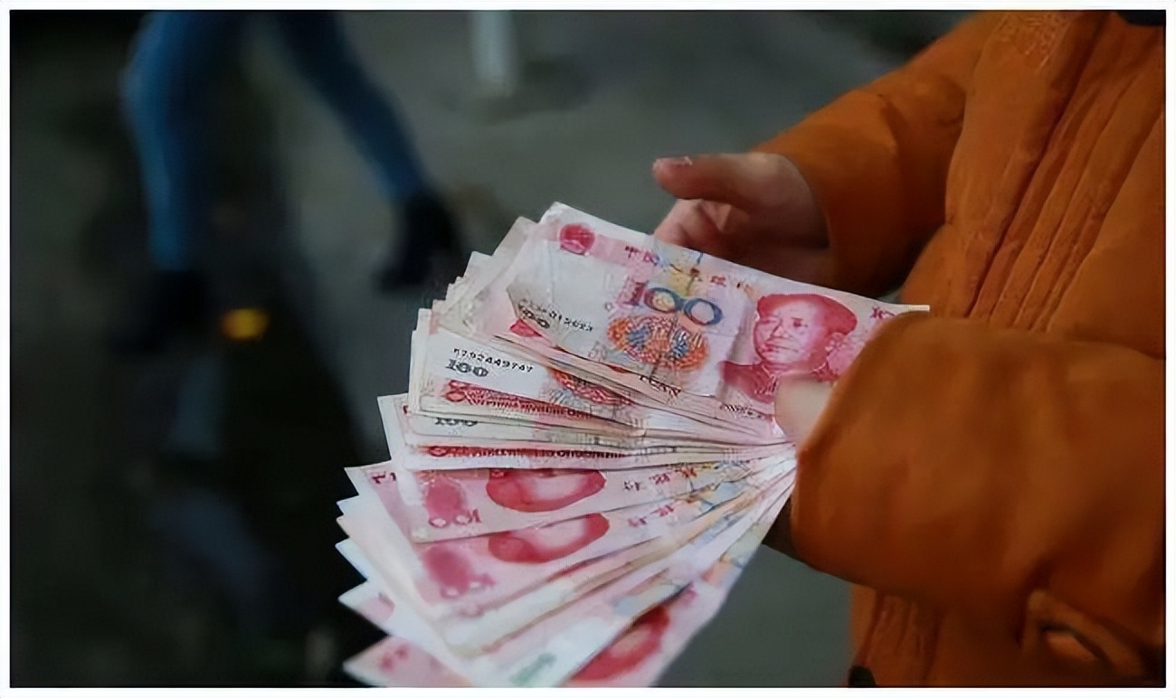 借钱不还定性诈骗怎么判刑,借钱不还构成诈骗罪后利息怎么算