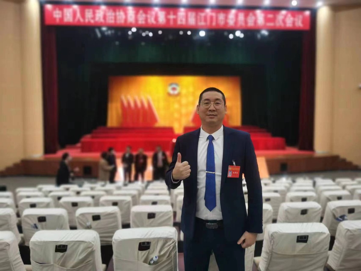 市政协委员张书羿：积极推广校园足球引导更多青少年爱上体育运动