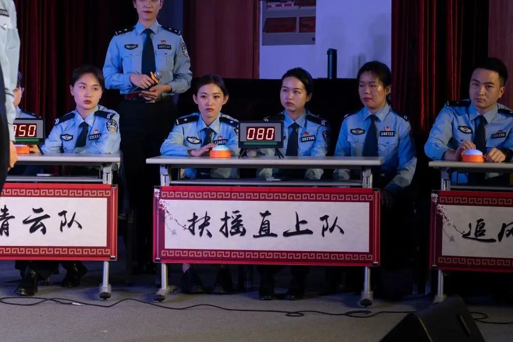 閾佽璇楄瘝澶т細,鑷存暚鍏畨姘戣璇楄瘝