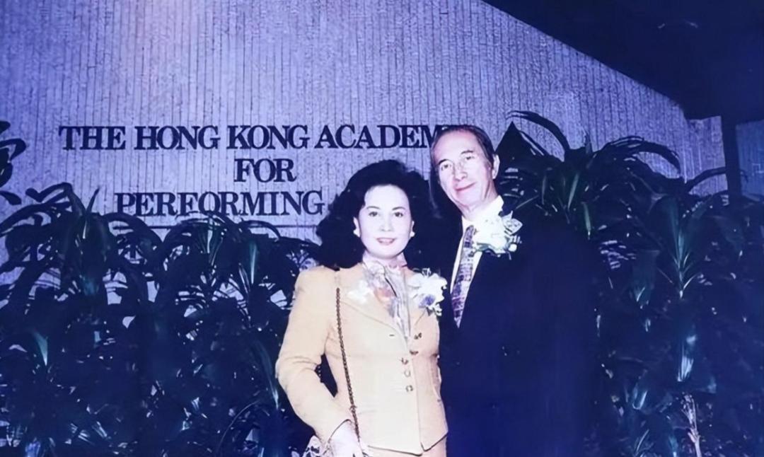 蓝琼缨因为什么去世,赌王二太蓝琼缨传奇的一生