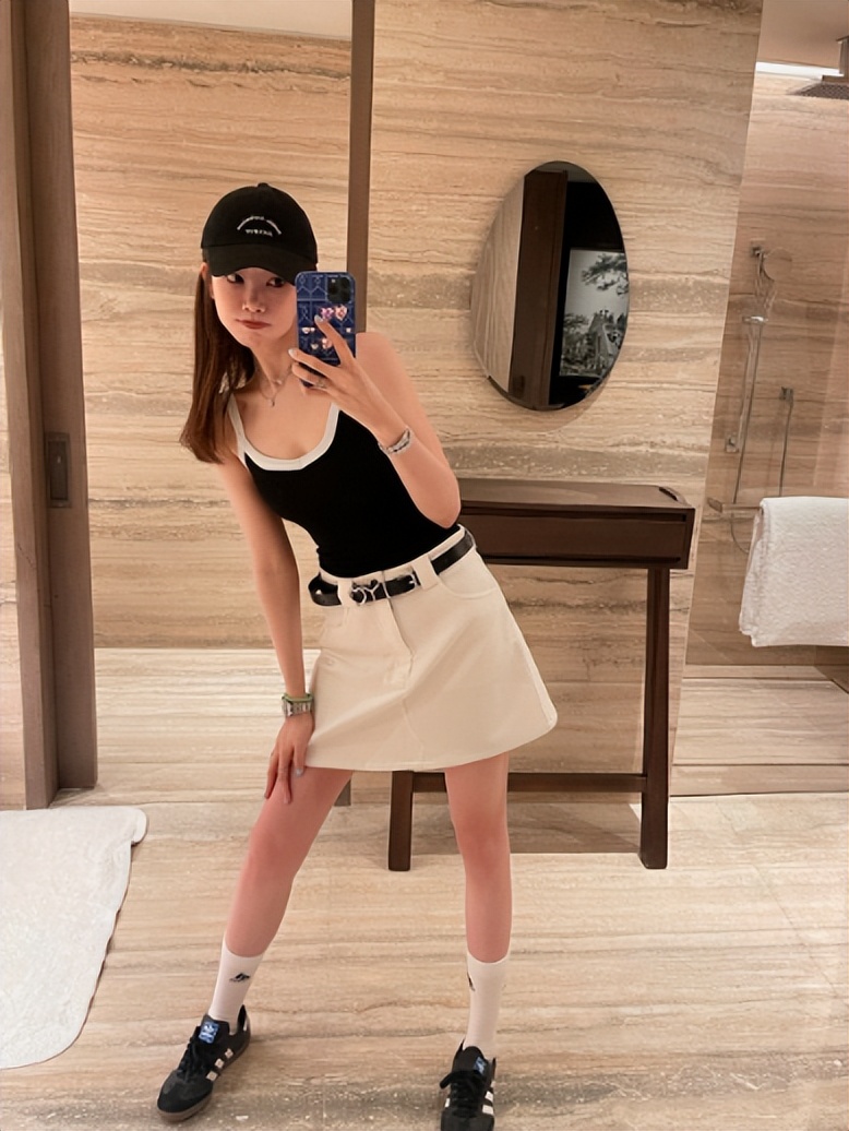 国足太太团斗艳美如画,国足太太团真实身材