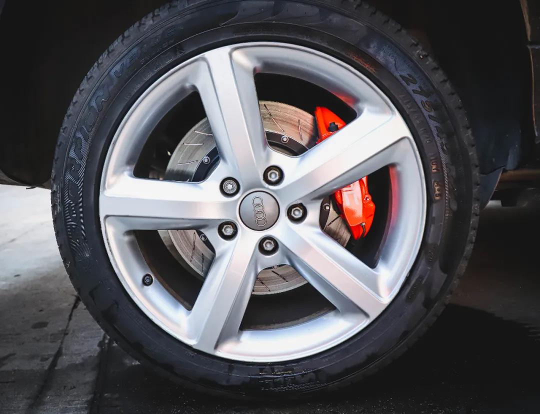 奥迪q7前刹车系统图片,18款奥迪q7前刹车盘更换视频