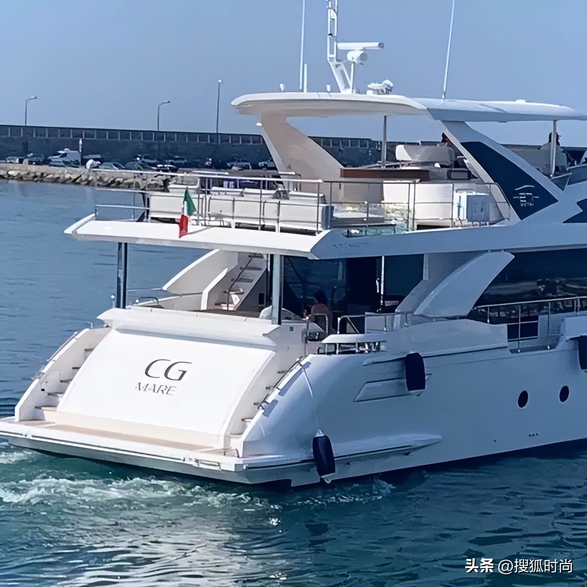 柜姐实现爱马仕自由，足球巨星C罗的女友可不只是个性感的*物尤**